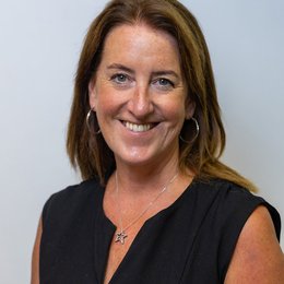 Caroline Gadd Headshot Sept 2025 (1)